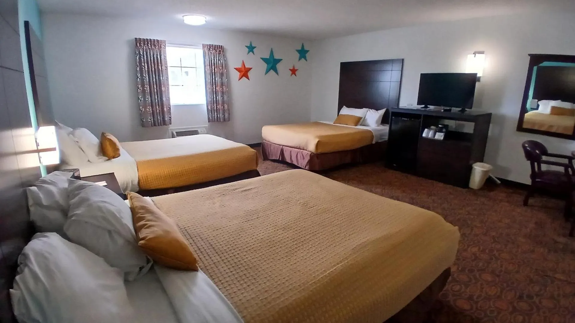 Hotel Howard Johnson By Wyndham Theatre District 2*
