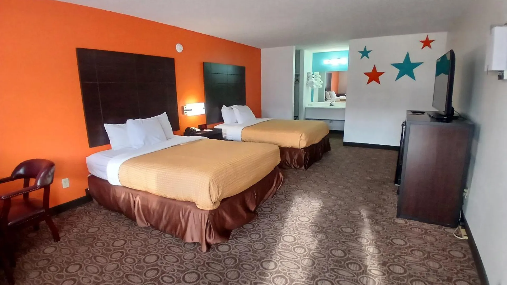 Howard Johnson By Wyndham Theatre District Hotel 2*