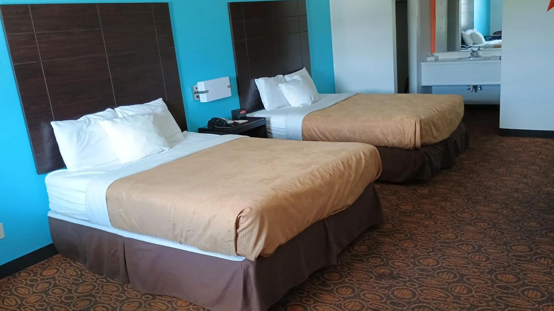 Howard Johnson By Wyndham Theatre District Hotel 2*