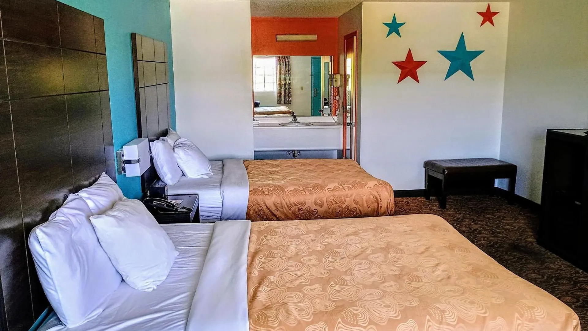 Hotel Howard Johnson By Wyndham Theatre District 2*