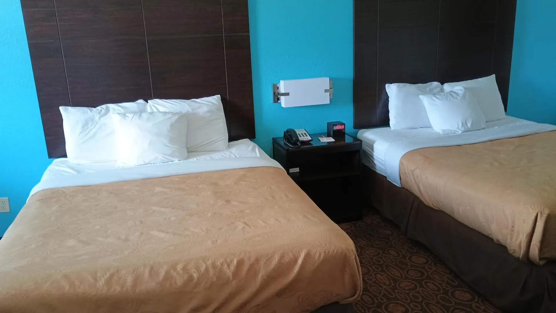 Howard Johnson By Wyndham Theatre District Hotel Branson
