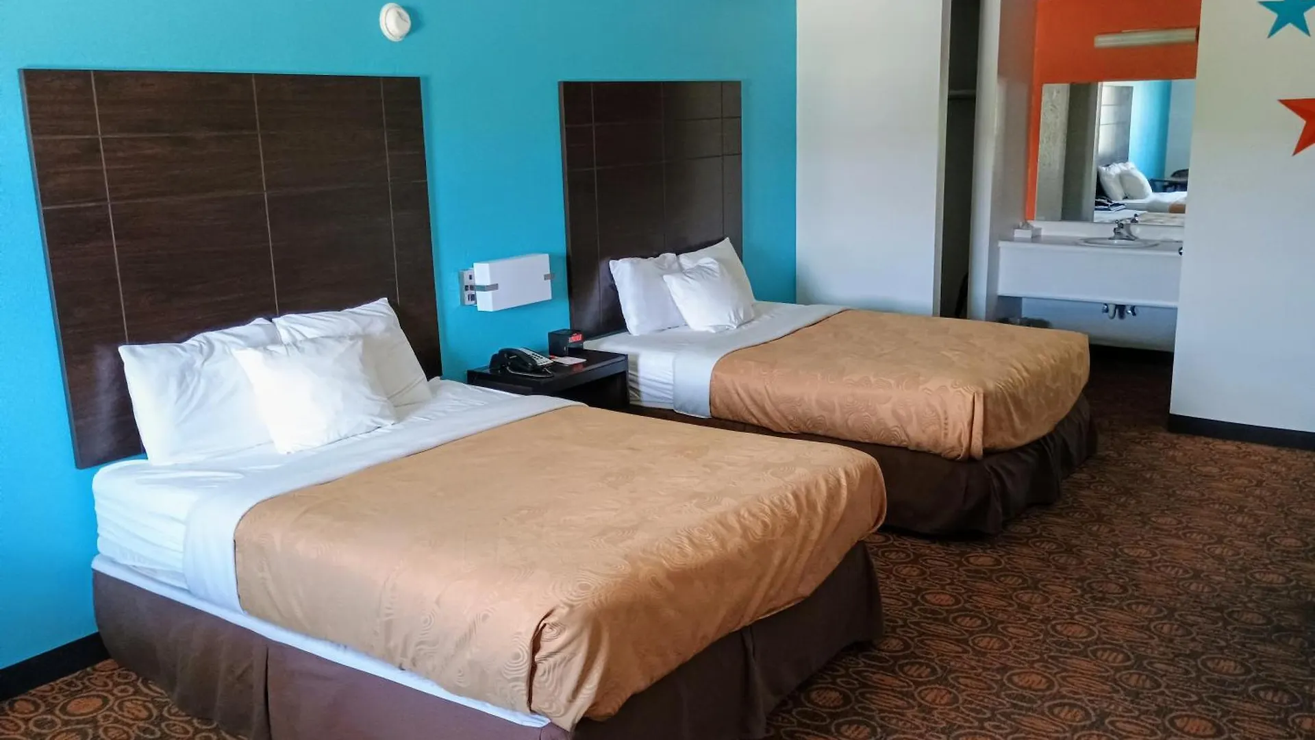 Howard Johnson By Wyndham Theatre District Branson