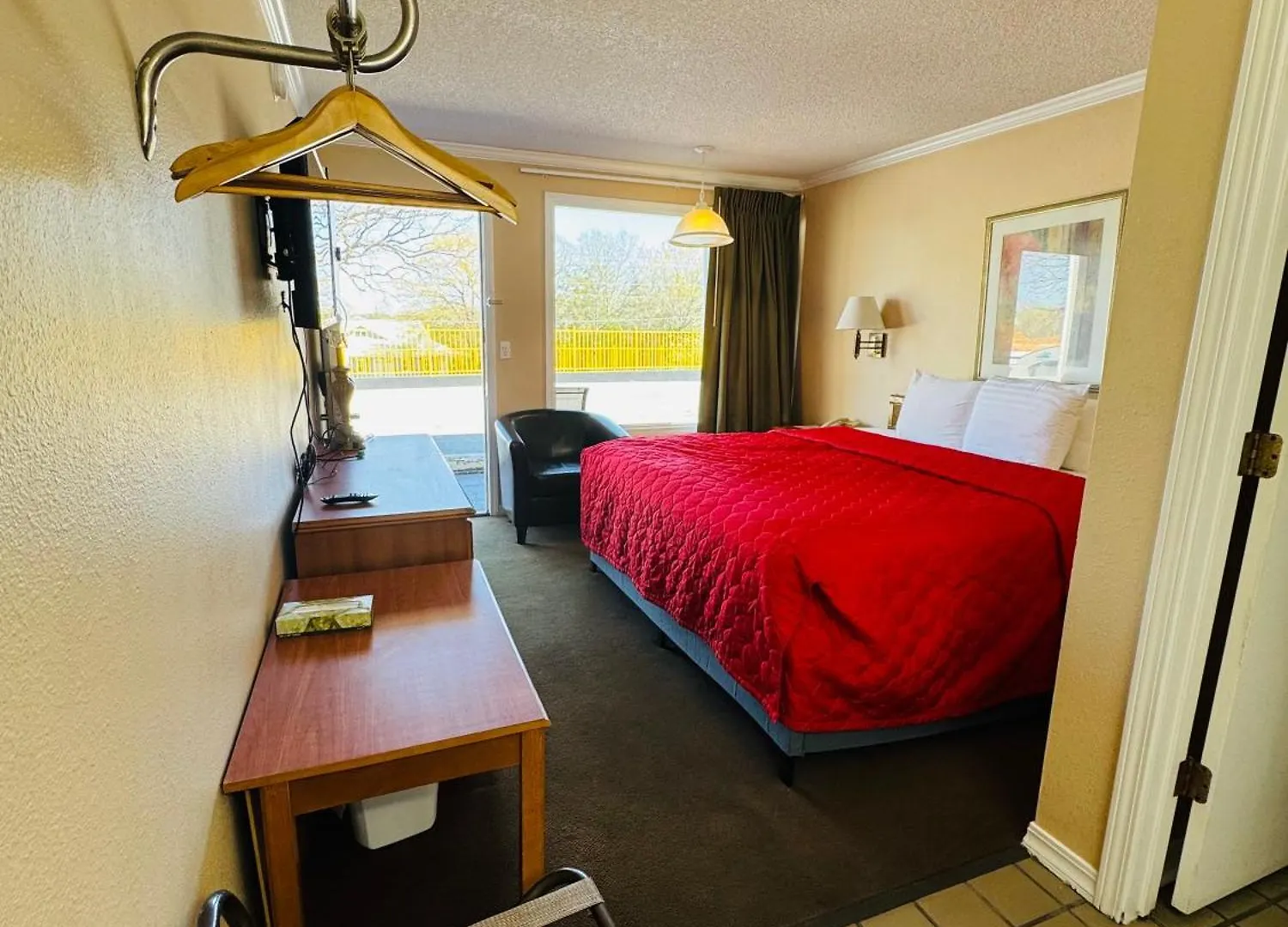 Oak Grove Hotel