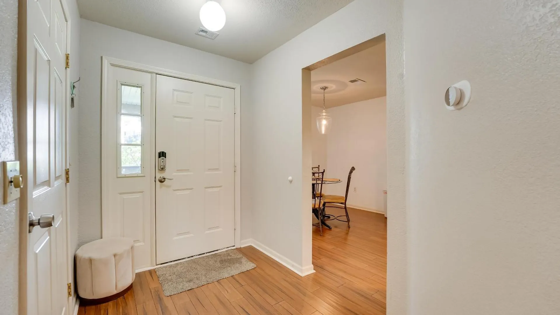 Apartment With Views 5 Mi To Strip! *