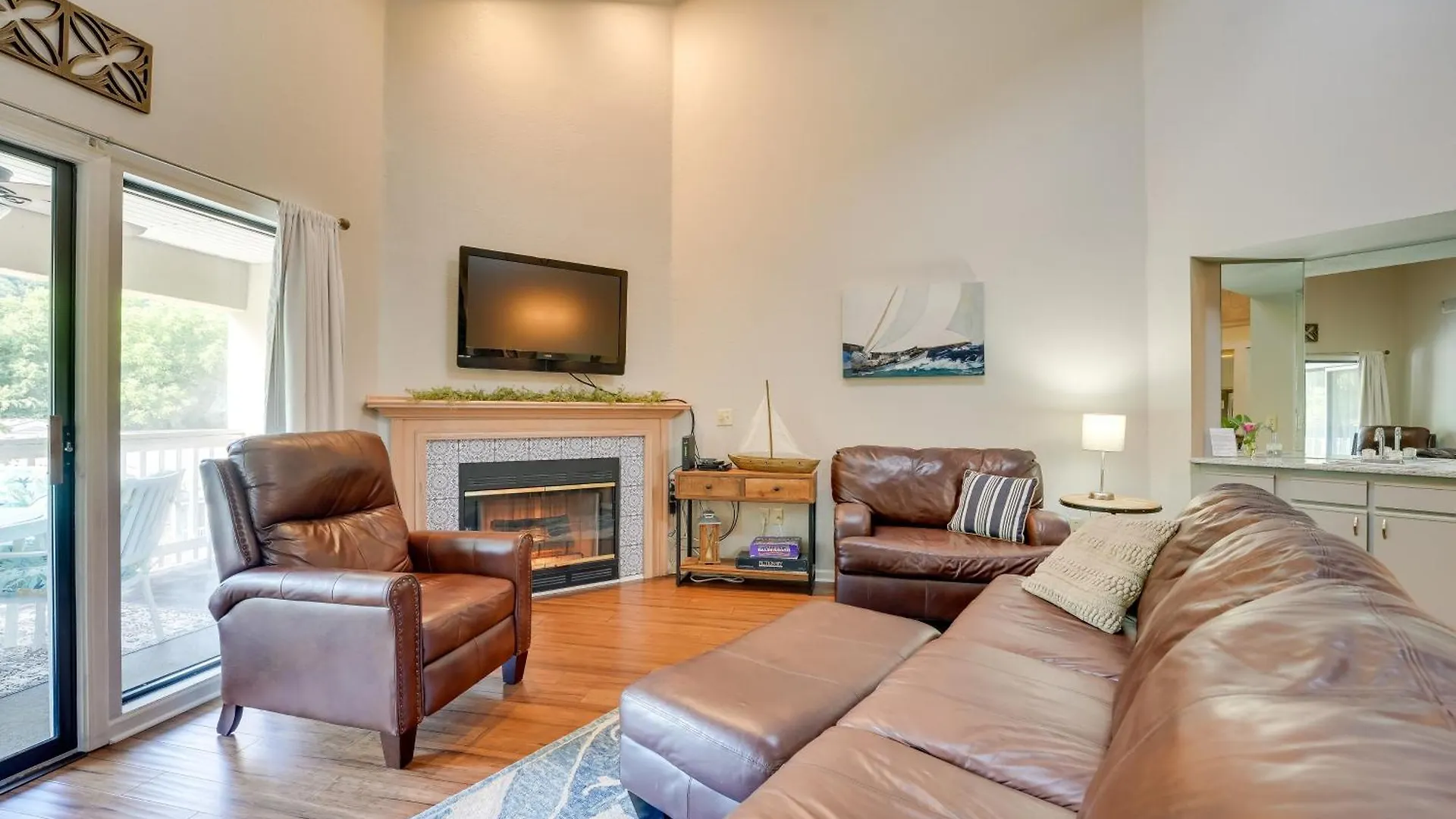 With Views 5 Mi To Strip! Apartment *