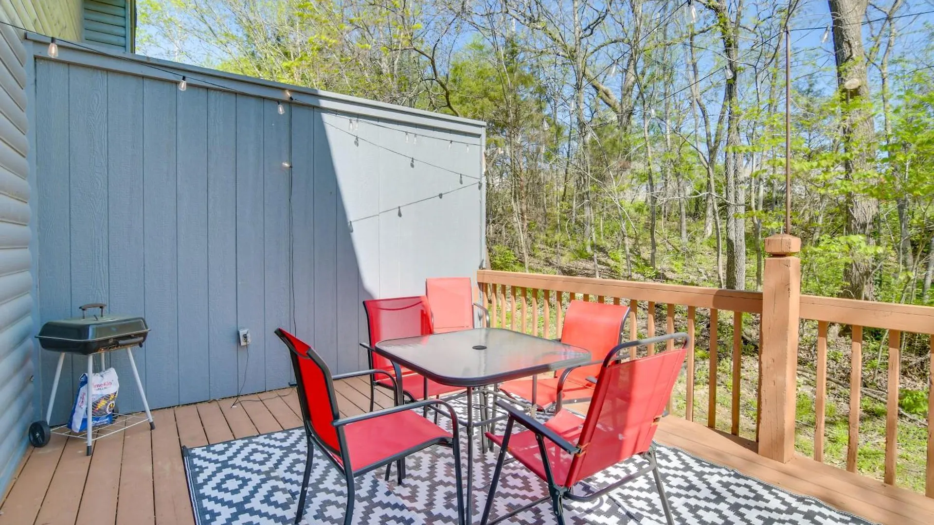 Semesterbostad Charming Getaway With Fireplace And Porch Branson