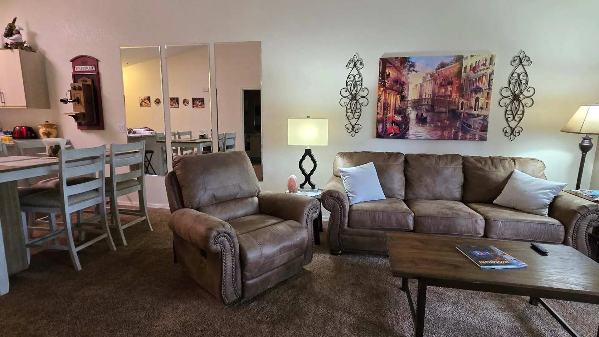 Swan's Couples Getaway Apartment *