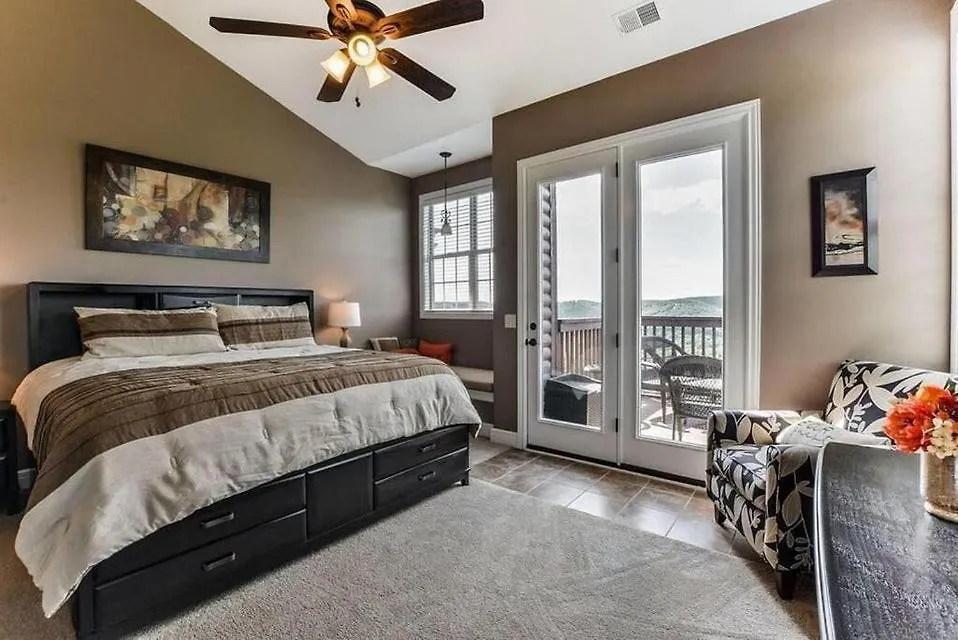 Penthouse Lakeview Haven