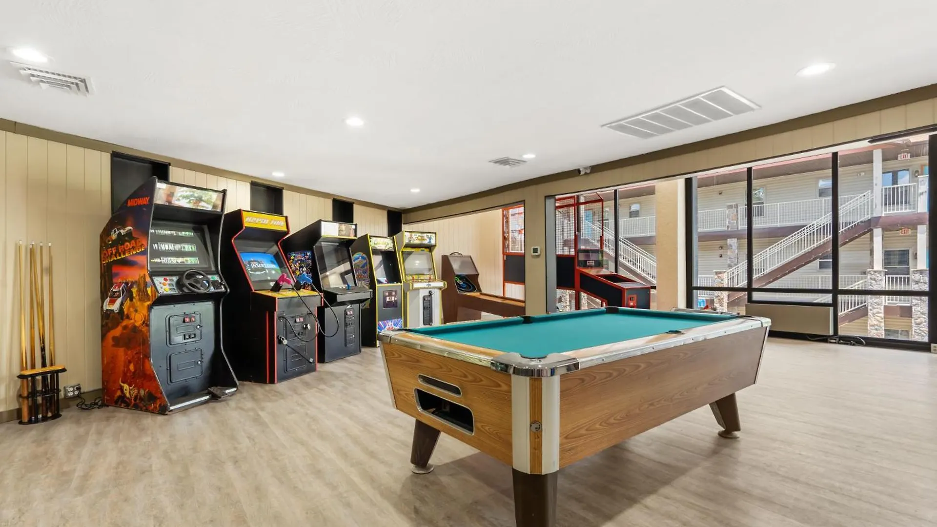 Rock Lane & Marina Aparthotel 2*