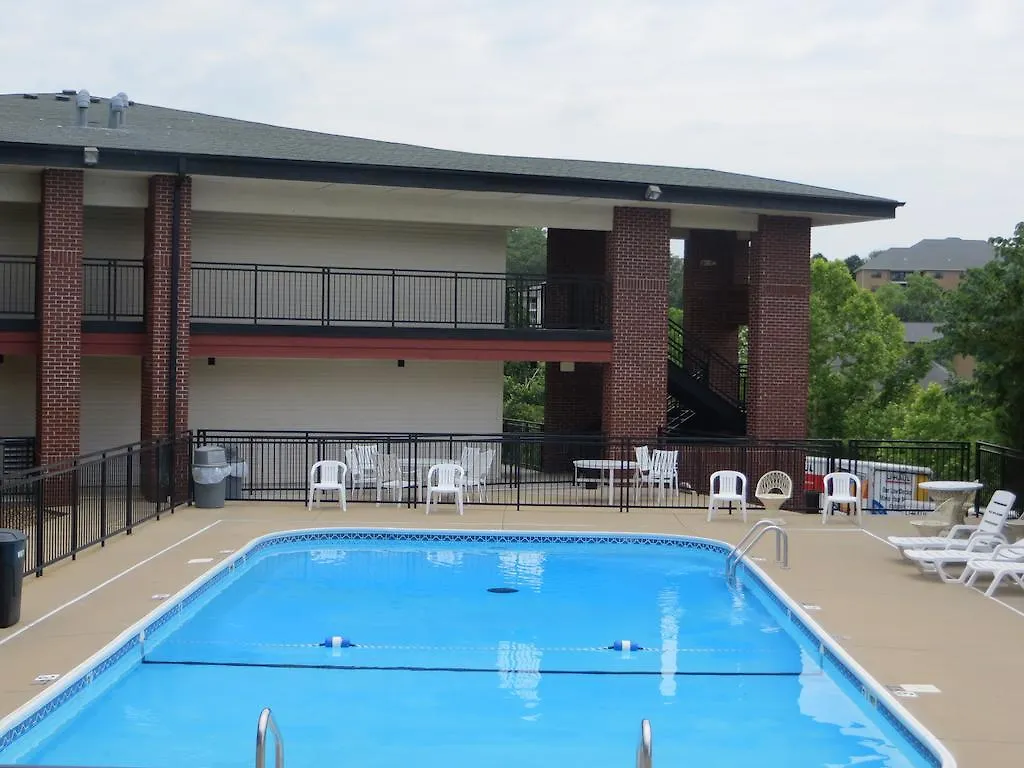 Hotel At The Falls 2*
