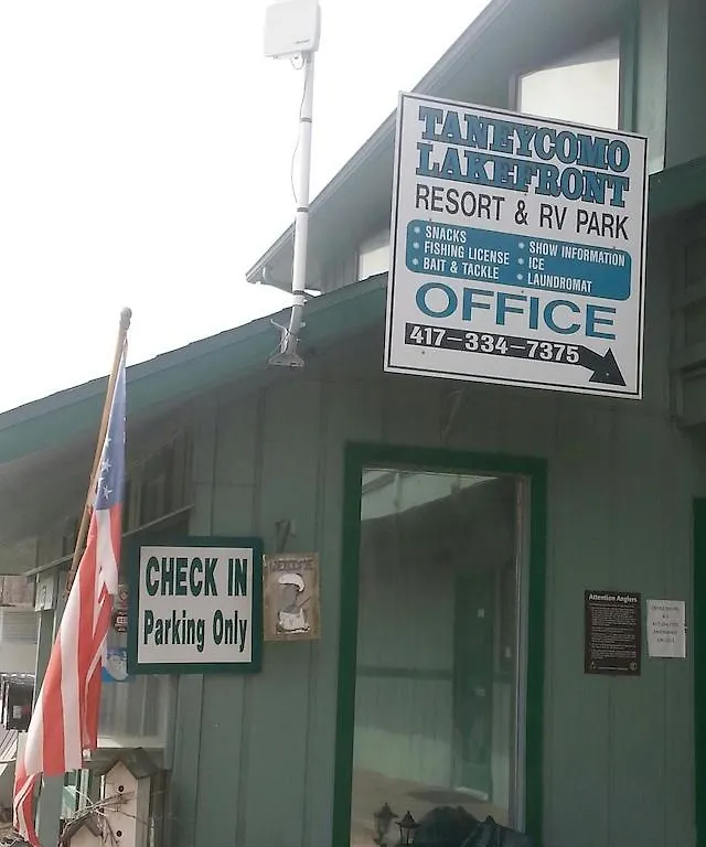 Taneycomo Lakefront
