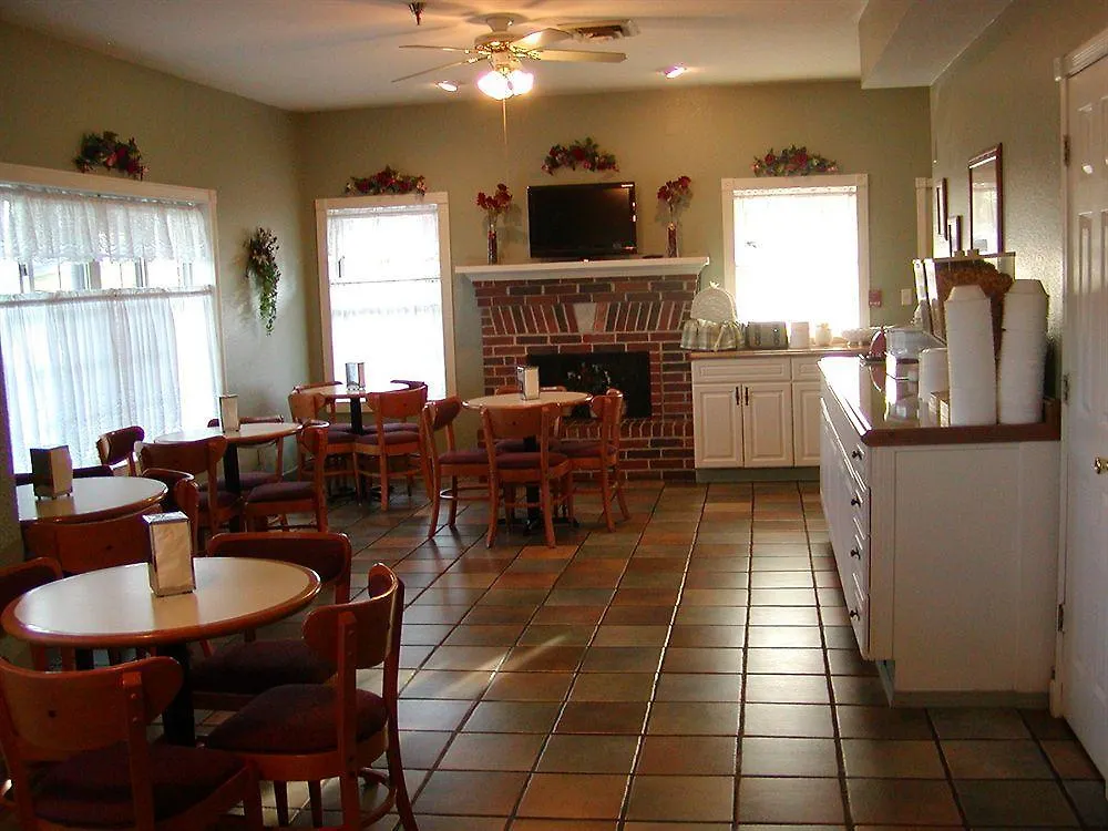 Carriage House Hotel