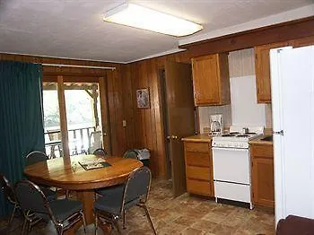 Lilleys' Landing & Marina Hotel
