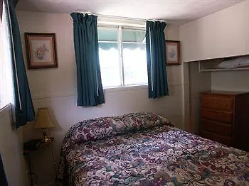 Hotel Lilleys' Landing & Marina 2*