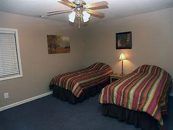 Hotel Lilleys' Landing & Marina Branson