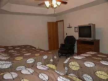 Hotel Lilleys' Landing & Marina Branson