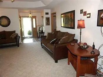 Lilleys' Landing & Marina Hotel