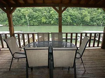 Lilleys' Landing & Marina Hotel