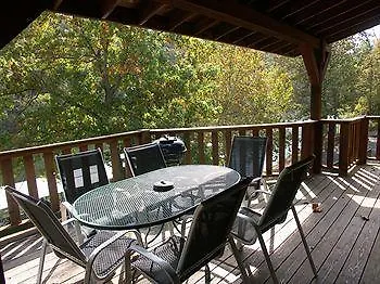 Hotel Lilleys' Landing & Marina