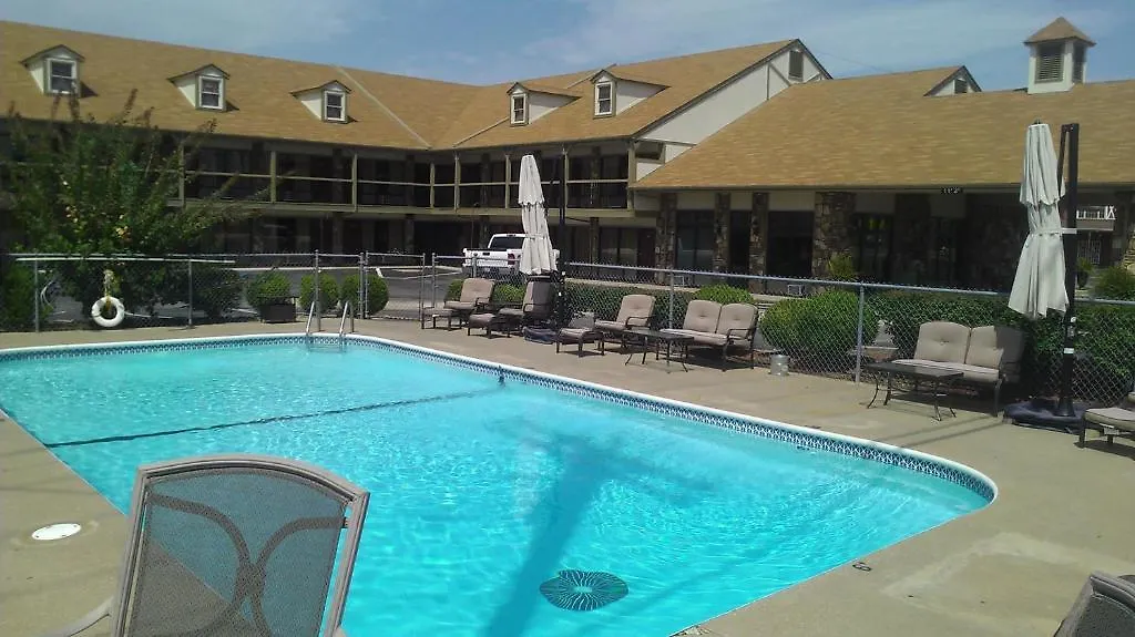 Hotel Almost Branson