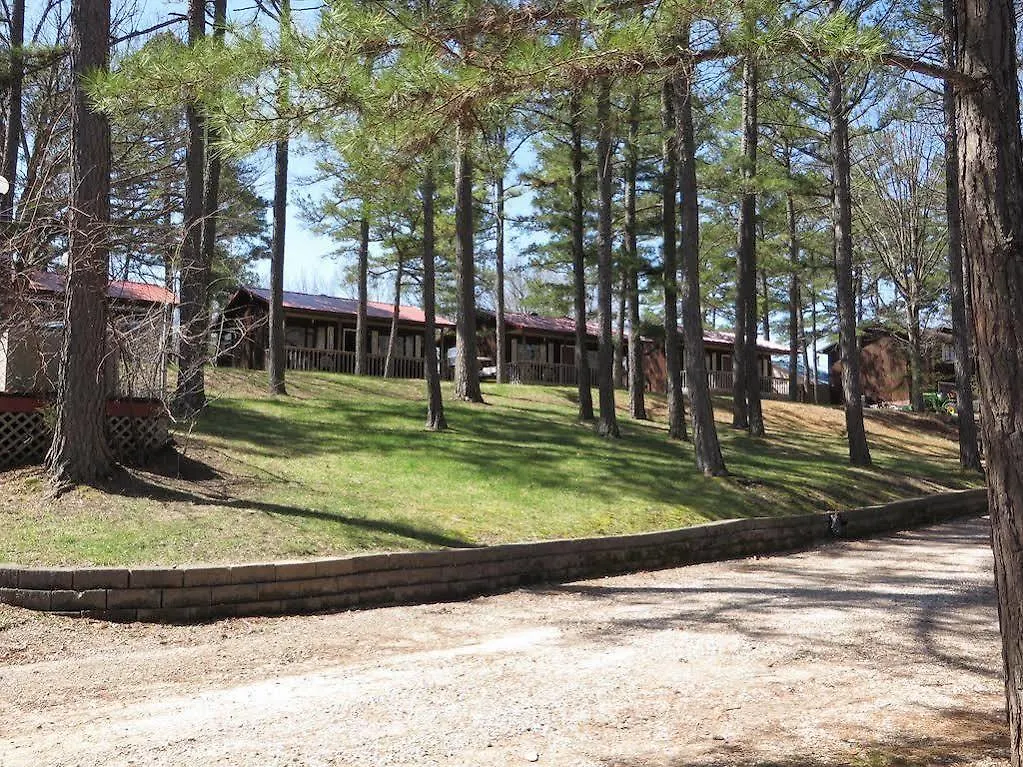 ホテル Cardinal Hill Cottages ブランソン