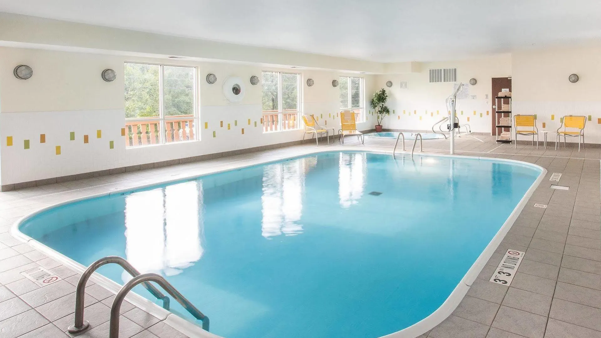 Fairfield & By Marriott 3*