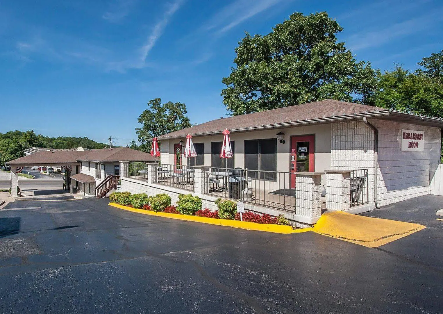 Quality West Inn 3*