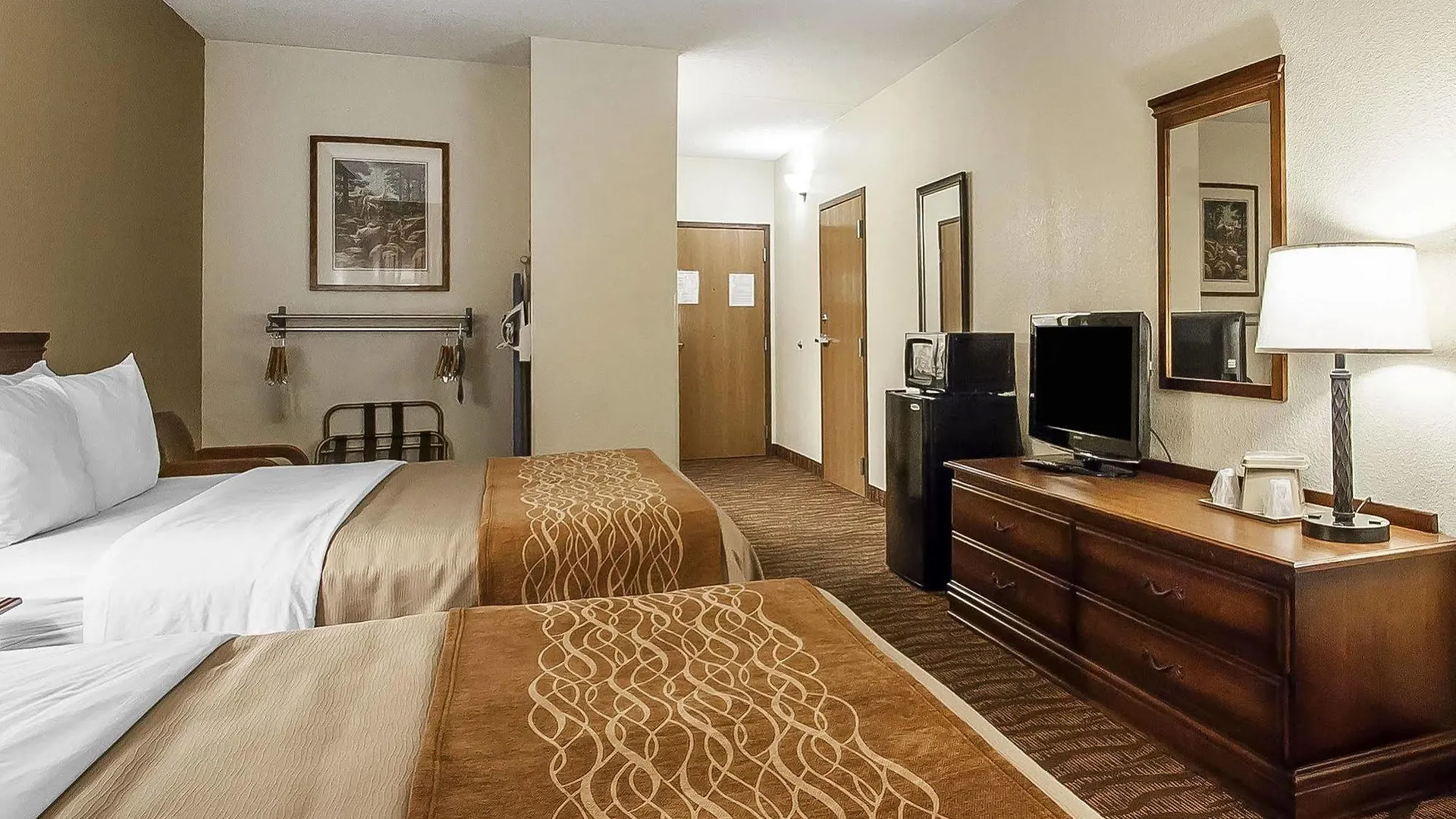 Comfort & Meadows Hotel 3*