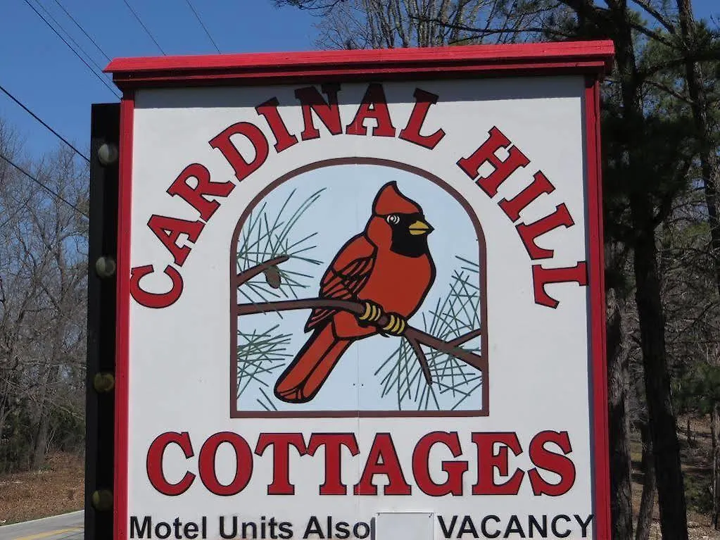 Cardinal Hill Cottages ブランソン