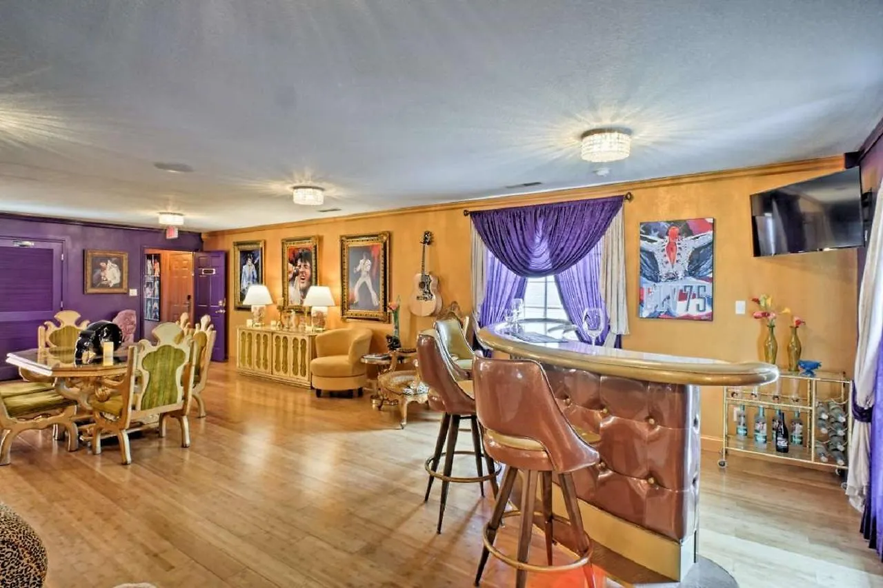 Апартаменты Presley's Penthouse