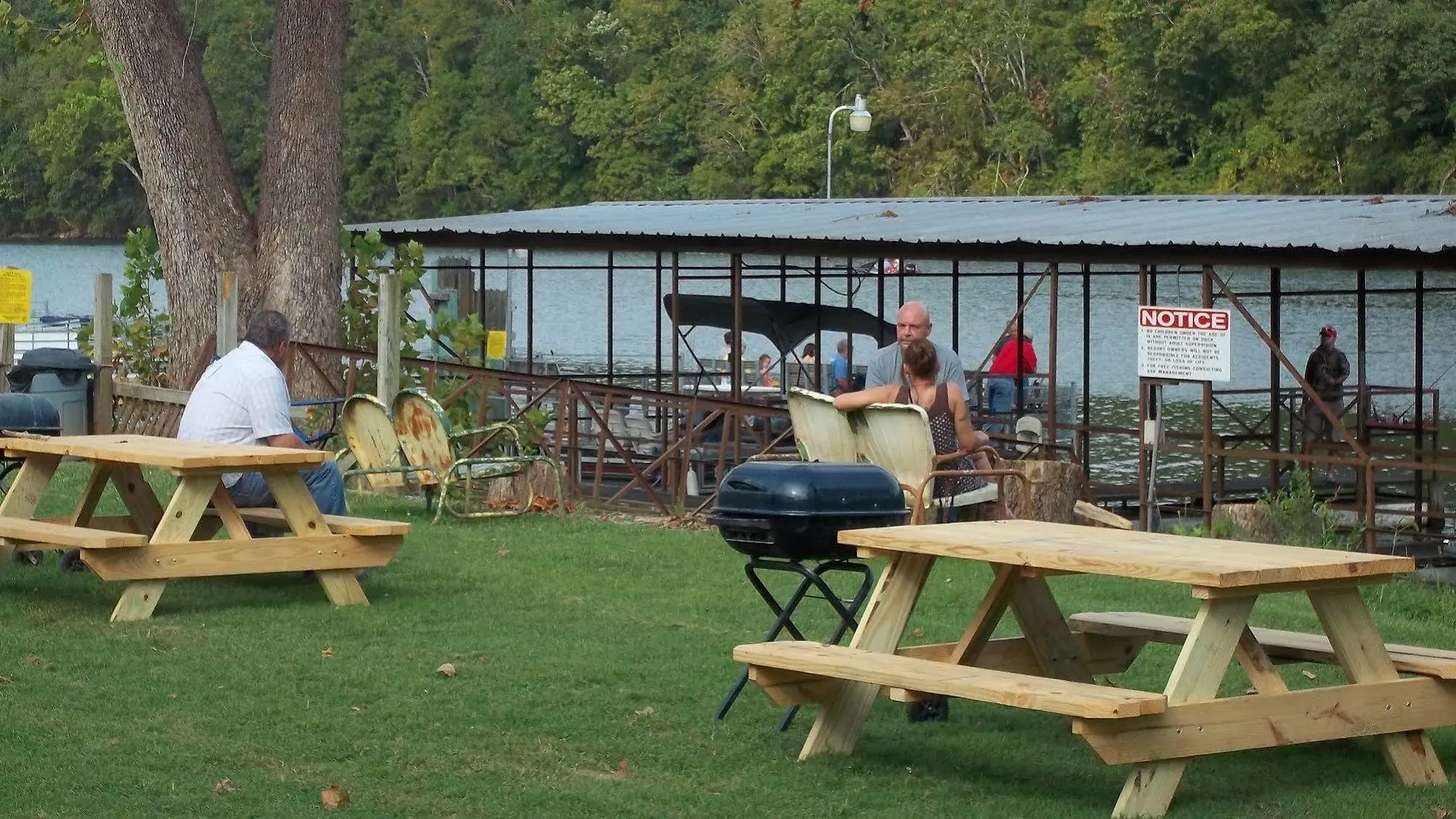 Taneycomo Lakefront 4*