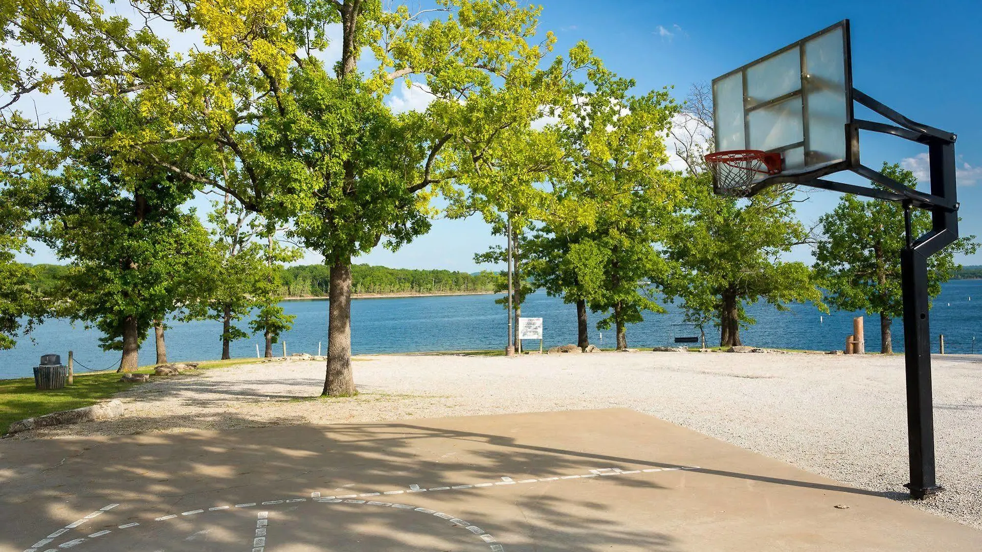 Branson Yacht Club 3*