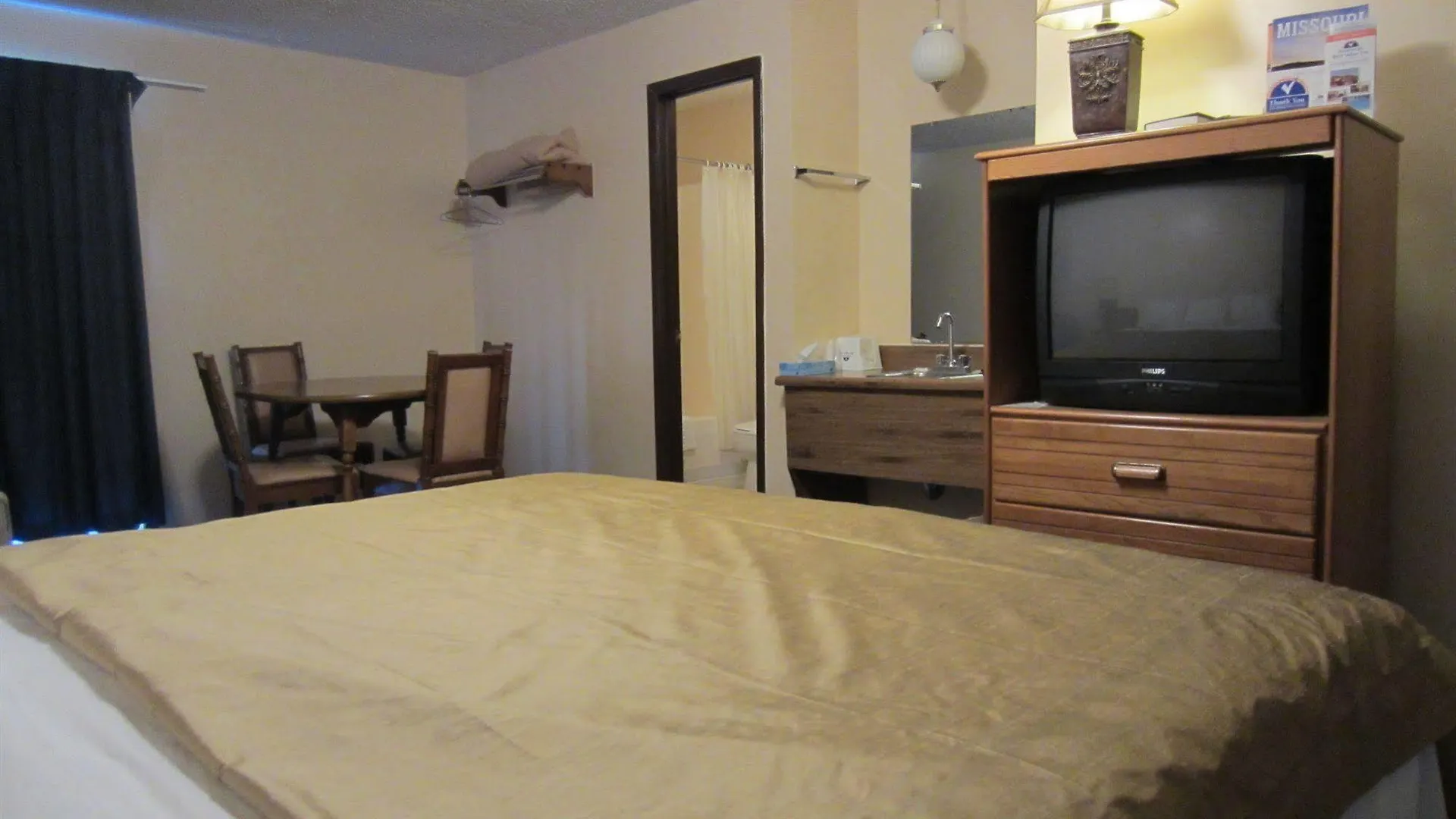 Motel Americas Value & - Near The Strip