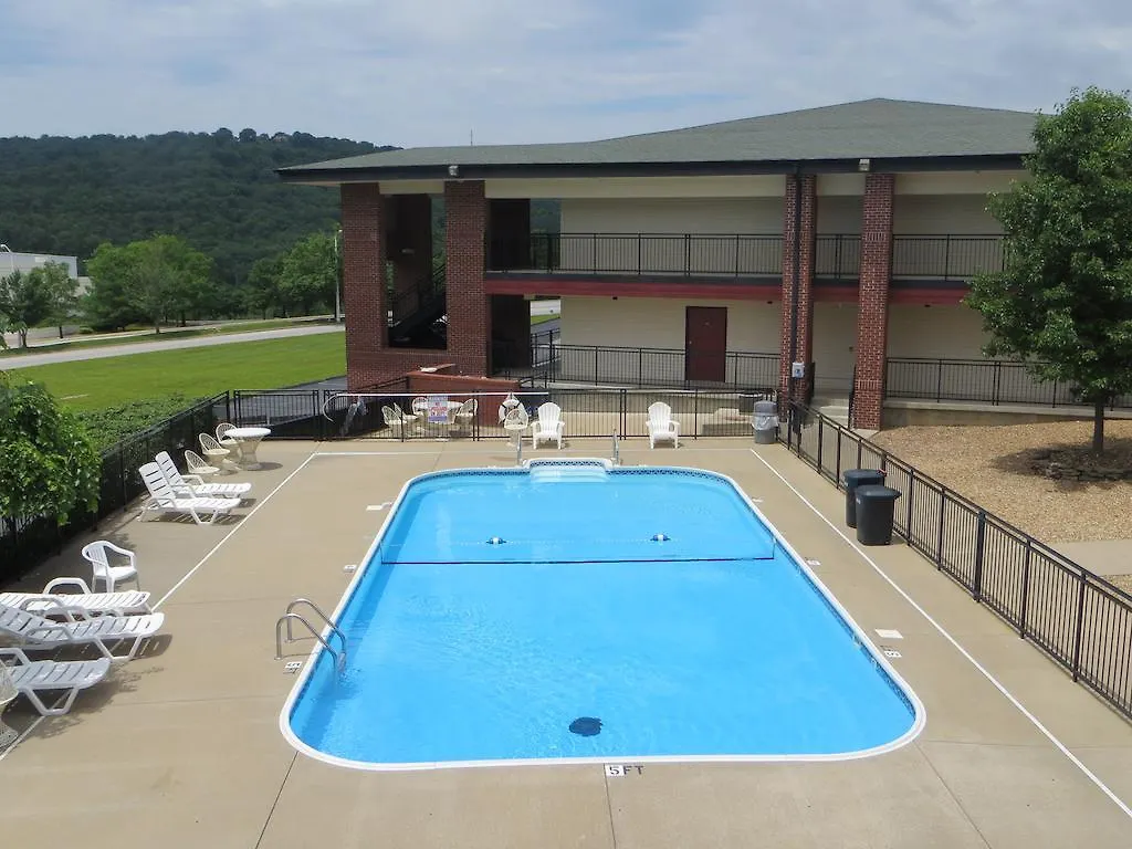 At The Falls Hotel 2*