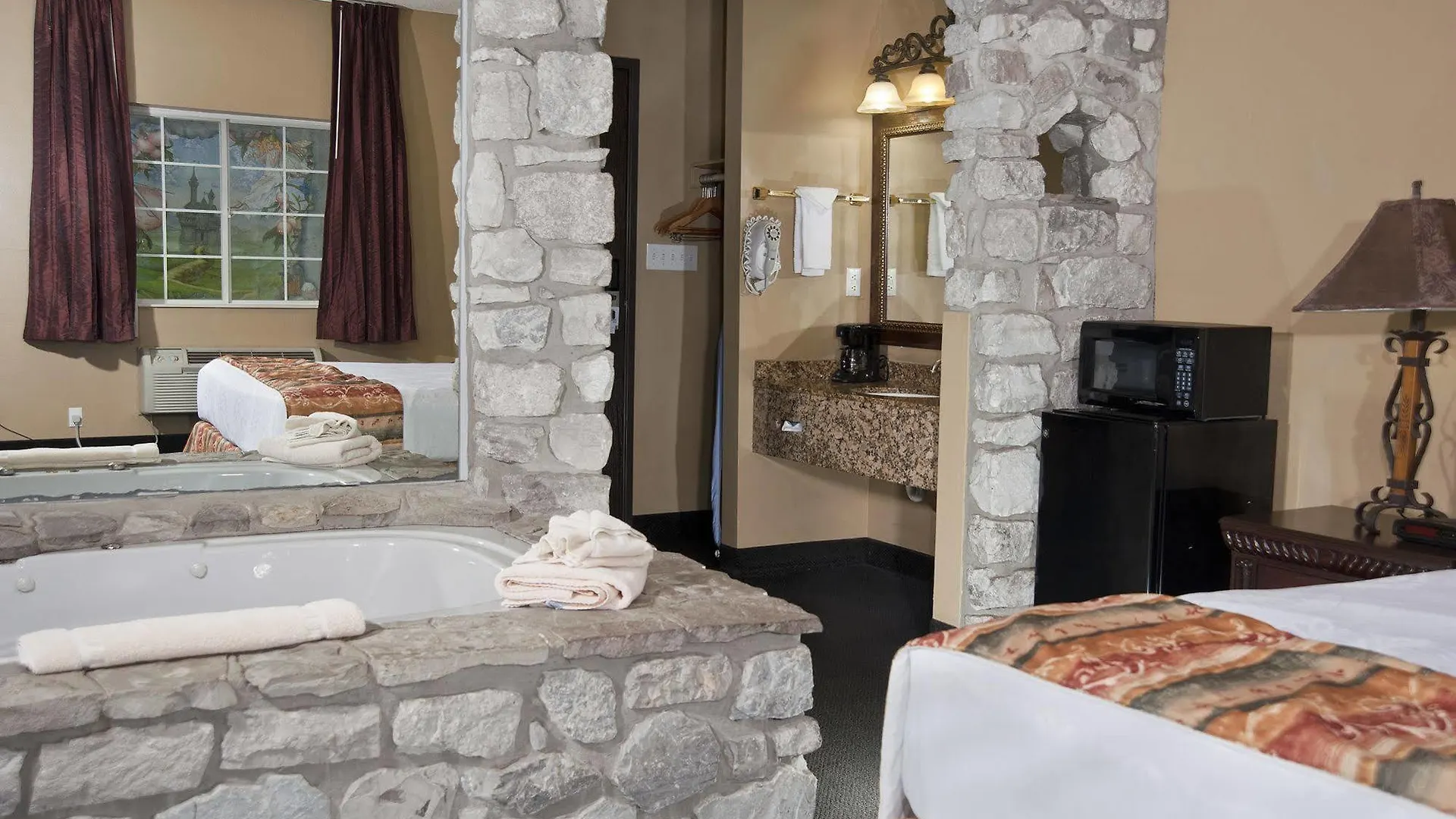 The Stone Castle & Conference Center Otel Branson