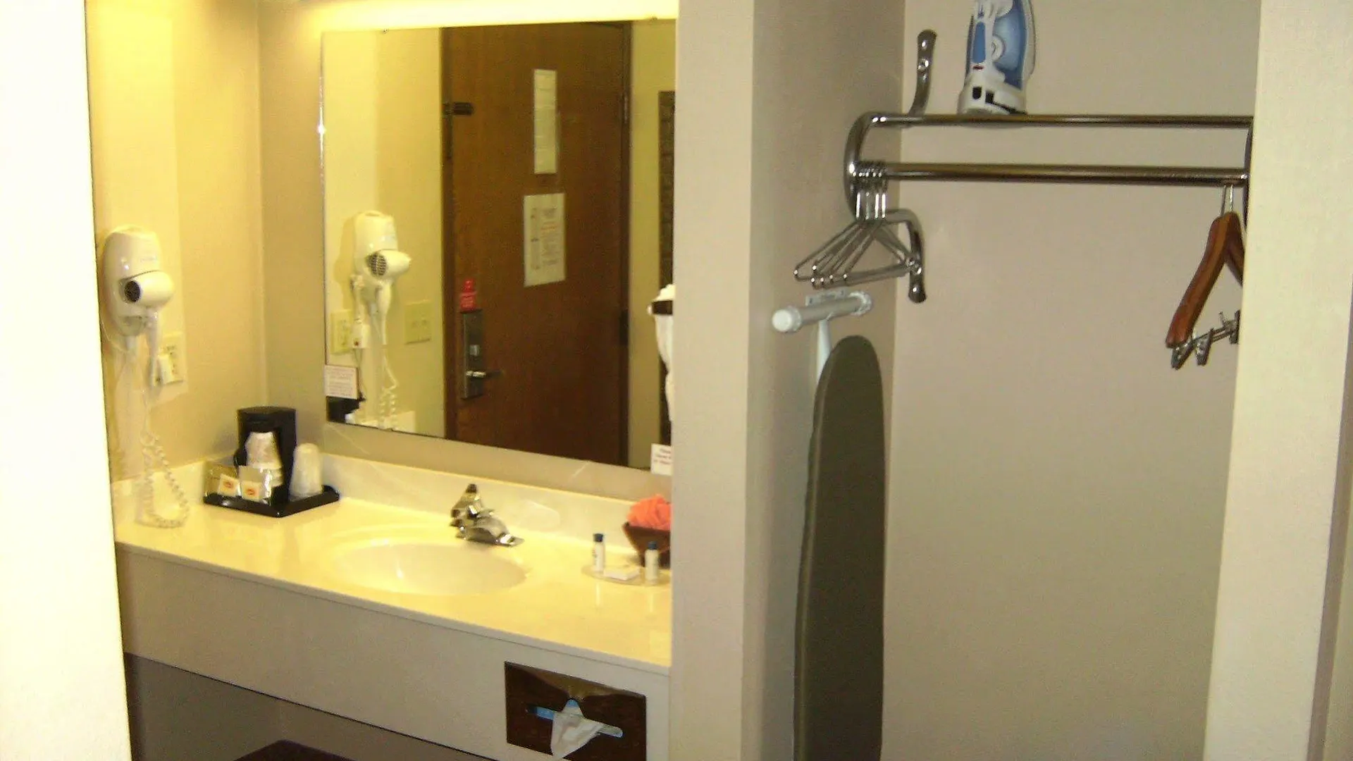 Hotel American &