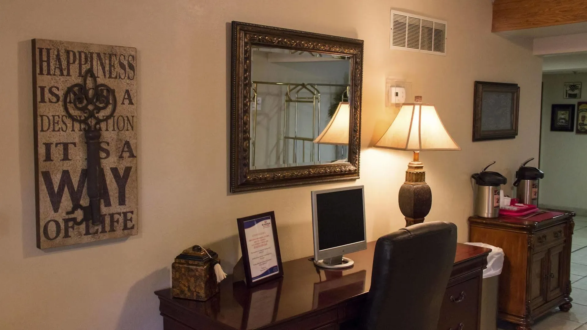 Hotel American &