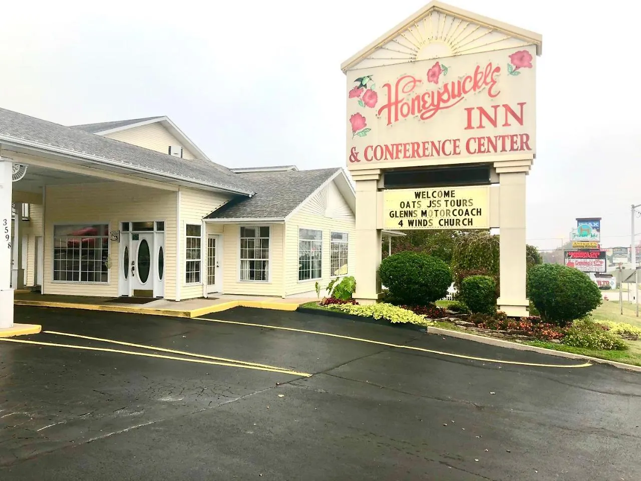 Honeysuckle & Conference Center 2* Branson