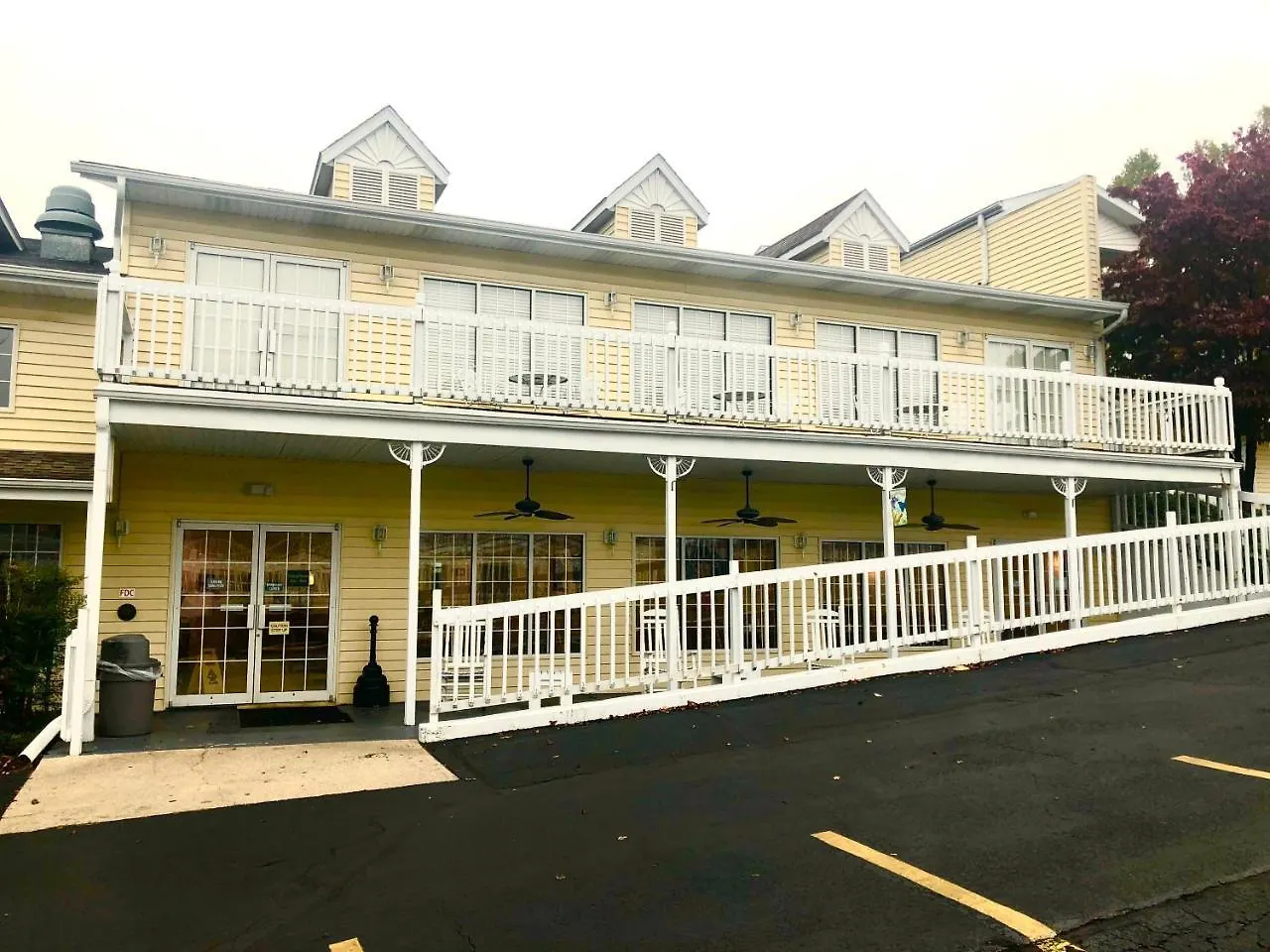 Motel Honeysuckle & Conference Center