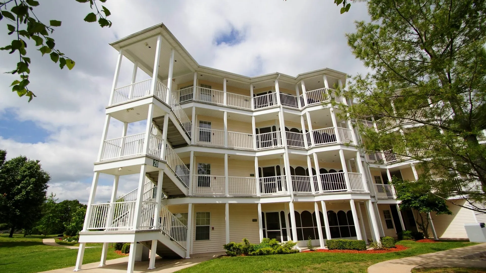 The At Fall Creek 3* Branson