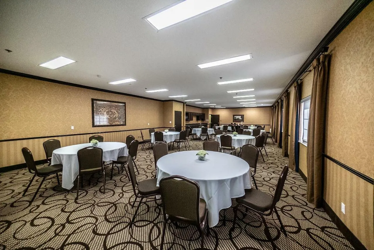 Otel The Stone Castle & Conference Center