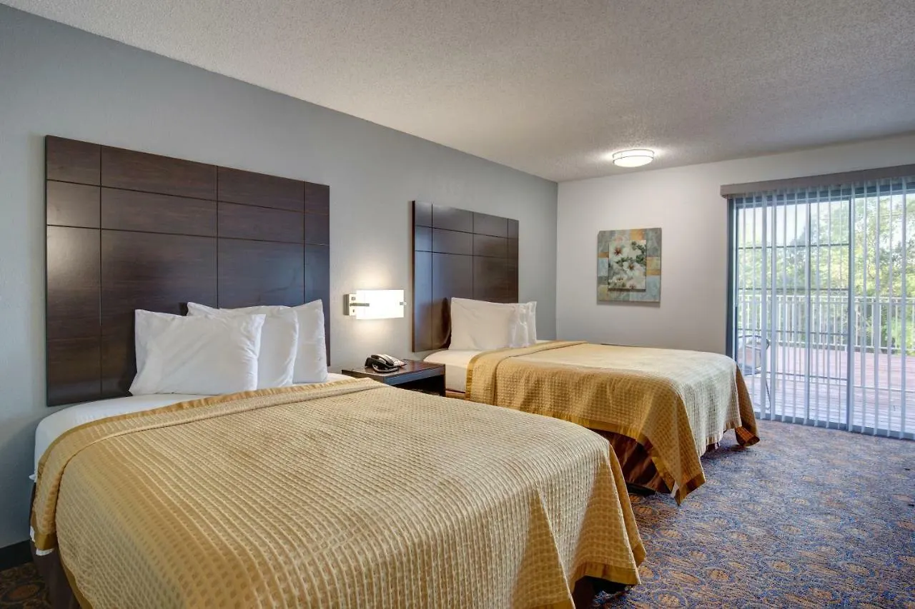 Howard Johnson By Wyndham Theatre District Hotel Branson