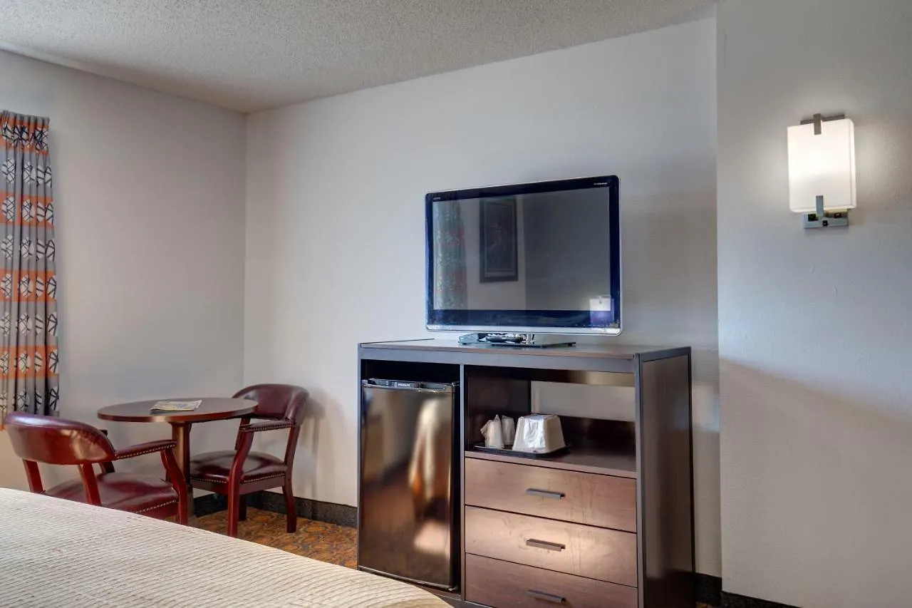 Howard Johnson By Wyndham Theatre District 2* Branson