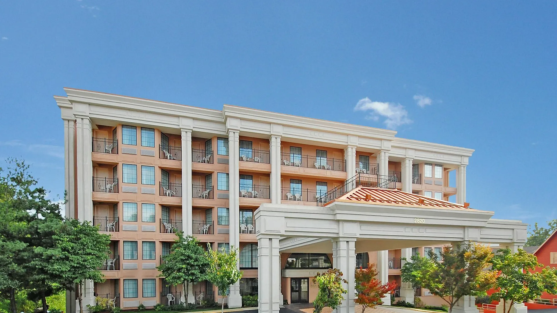 Clarion Hotel 3*