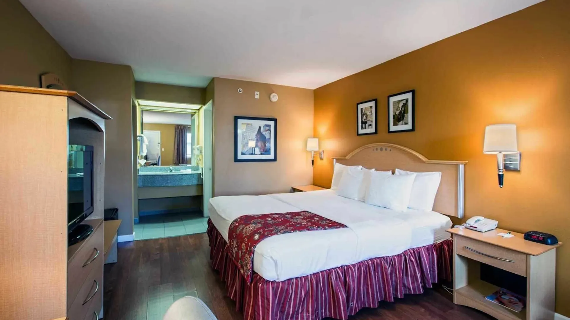 Hotel Quality - Hwy 76 Branson