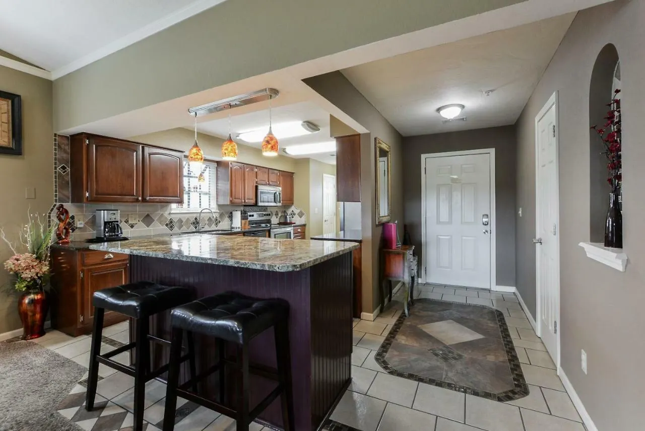 Luxury At Thousand Hills - Heart Of - Beautifully Remodeled - Spacious And Affordable Aparthotel *