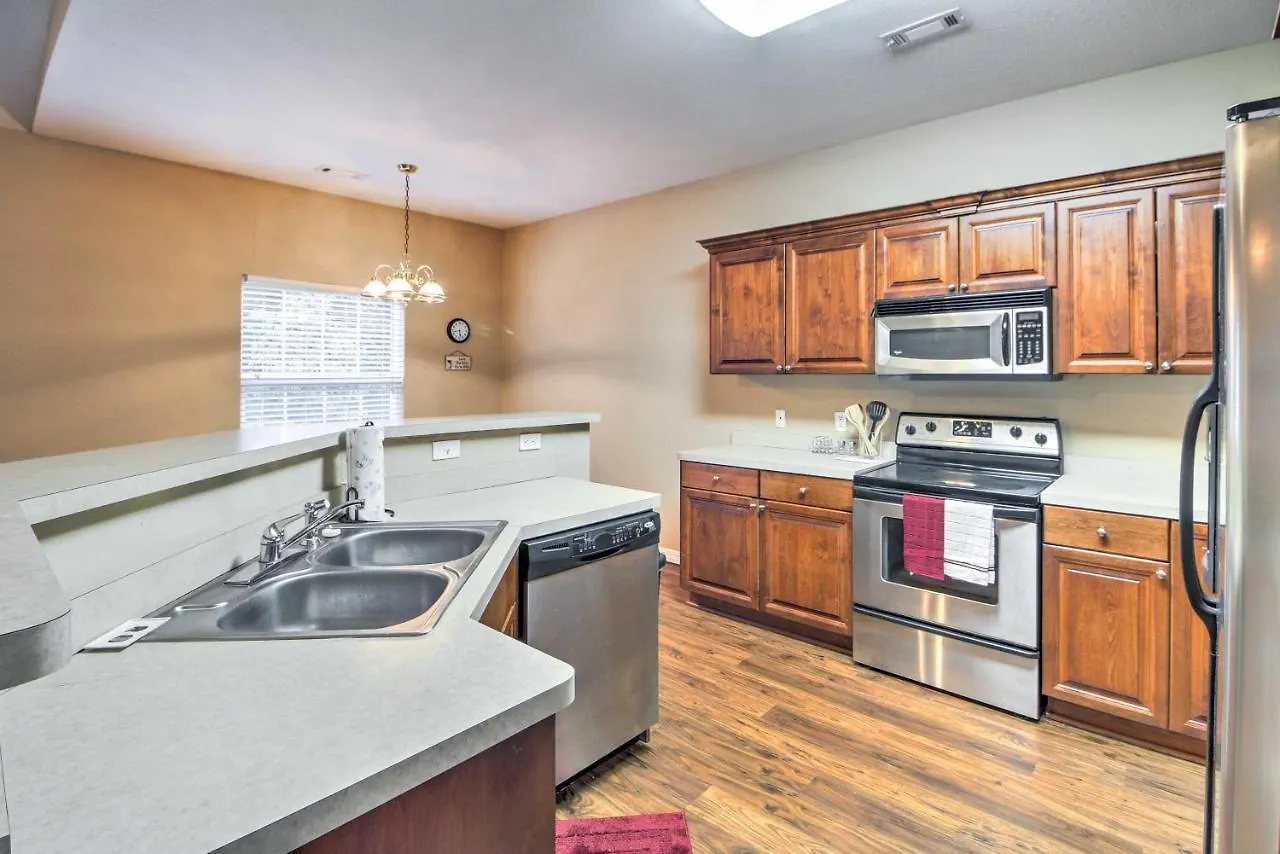 Semesterbostad With Deck Walk To The Strip And Creek! Branson